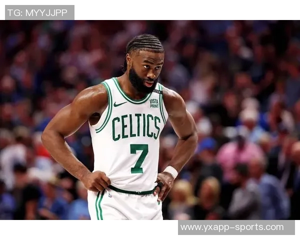 杰伦布朗半场表现低迷13投仅4中三分球失准失误频繁正负值惨淡10